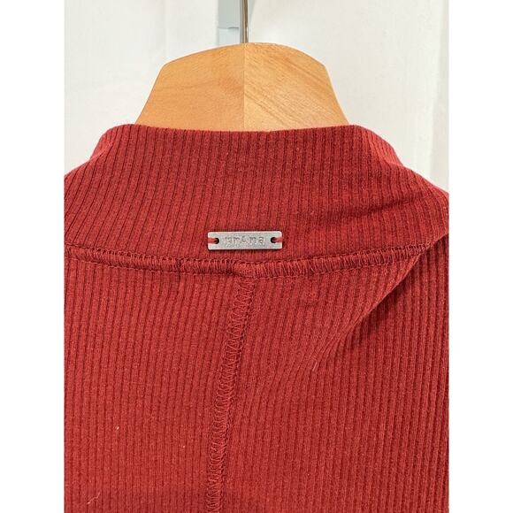 PRANA Size M Foundation Rib Mock Neck Top Long Sleeve Stretch Modal Red Orange - Picture 4 of 7